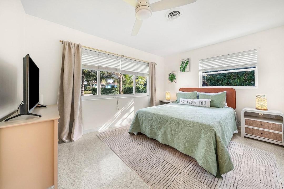 Photo of Bedroom in Lake Clarke Shores