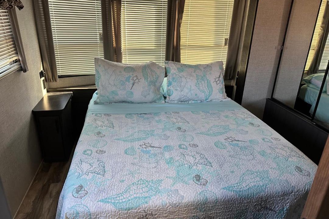 Photo of Bedroom in Long Beach Estates