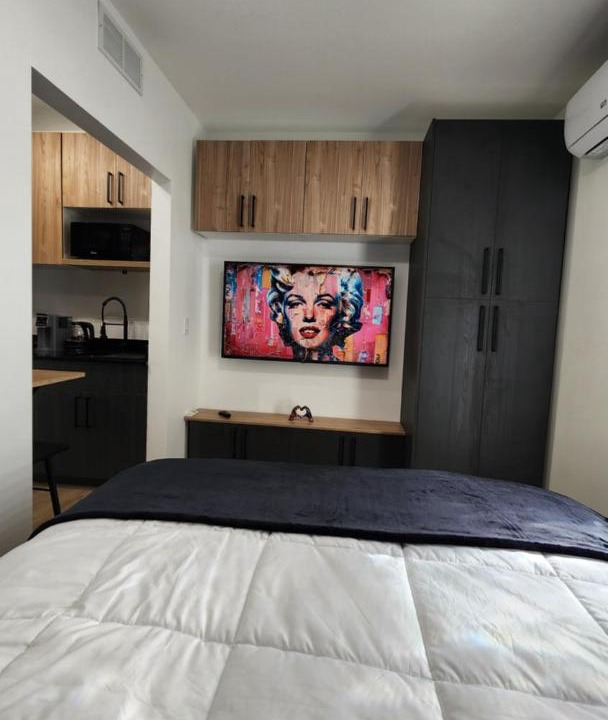Photo of Bedroom in Miami Gardens