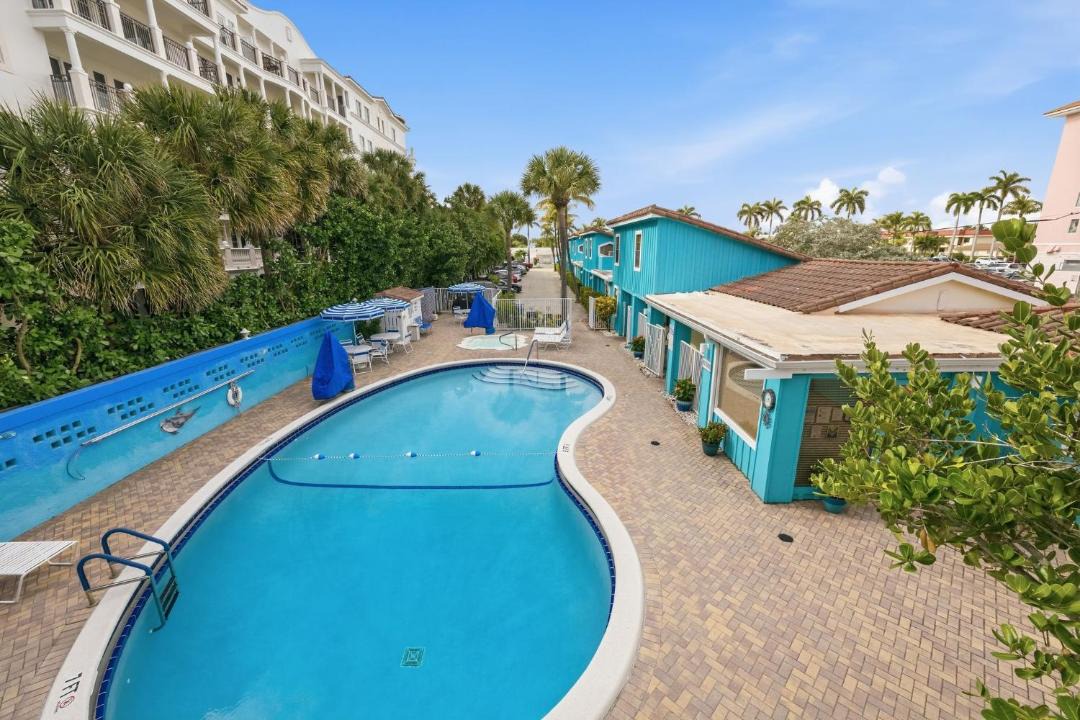 Photo of Others in Palm Beach Shores