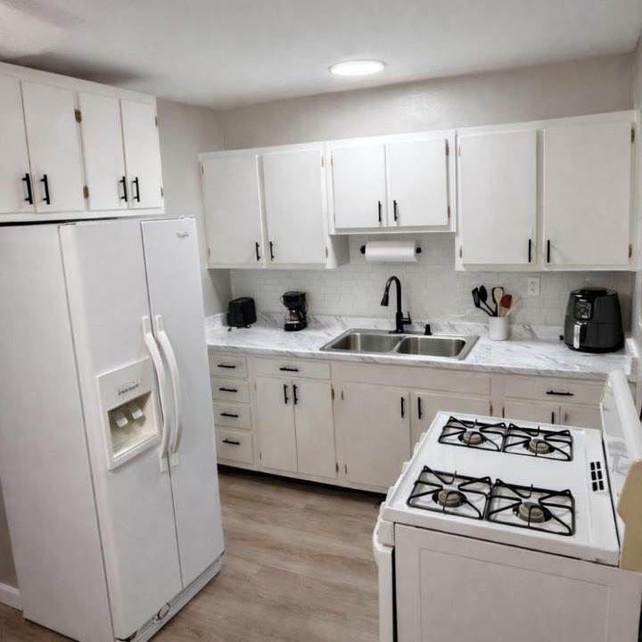 Photo of Kitchen in Seminole Manor
