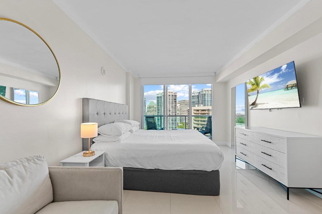 Photo of Bedroom in Coconut Grove