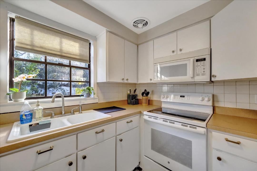 Photo of Kitchen in Parkland Estates