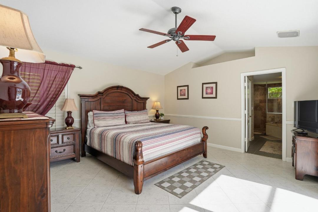 Photo of Bedroom in Central Naples