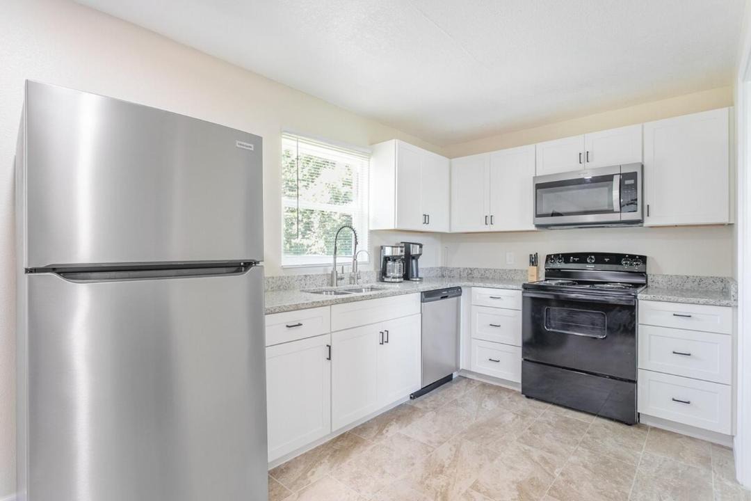 Photo of Kitchen in Carlton Stewart Gardens