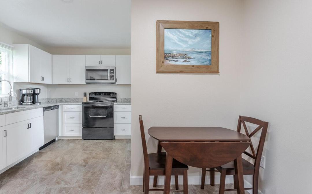 Photo of Kitchen in Carlton Stewart Gardens