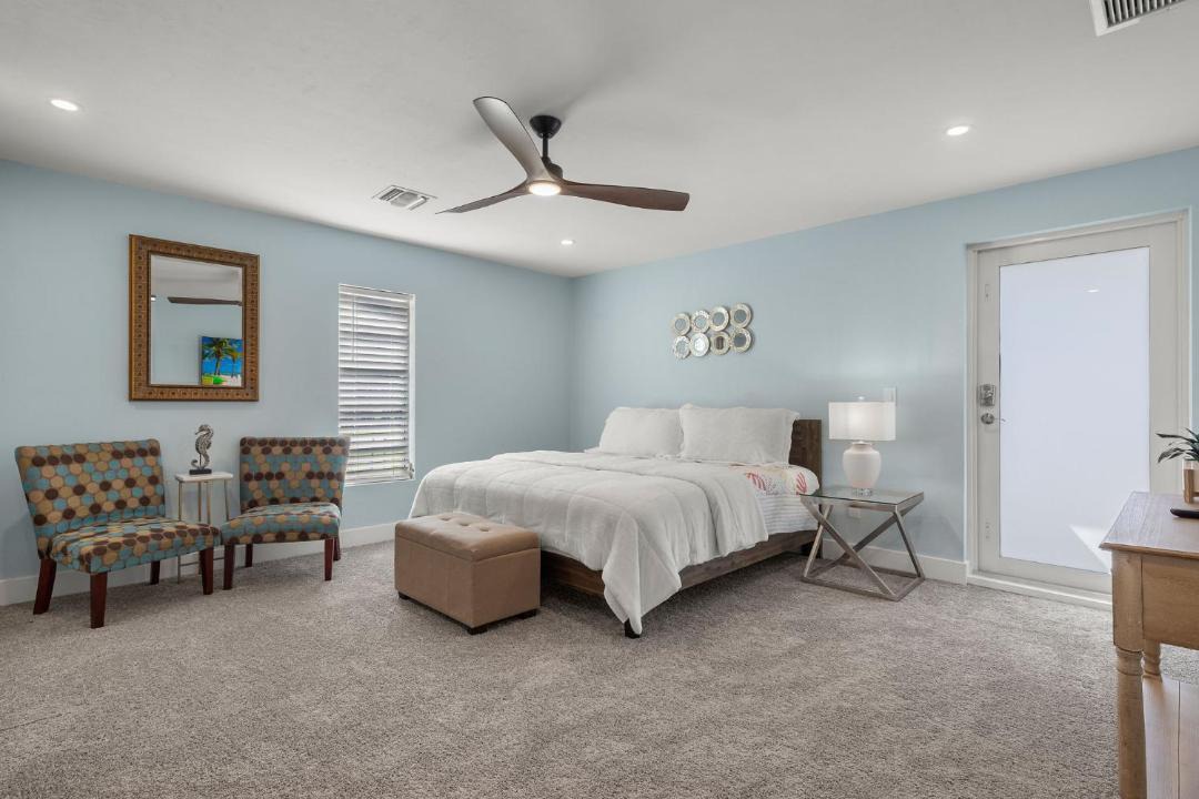Photo of Bedroom in Naples Park