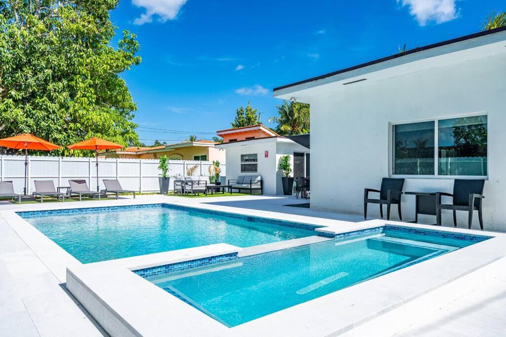 Photo of Others in North Miami
