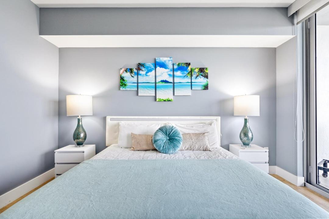 Photo of Bedroom in Hallandale Beach