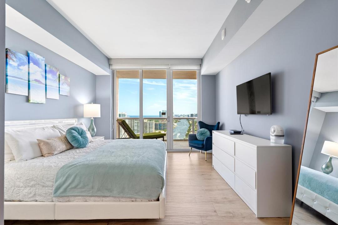 Photo of Bedroom in Hallandale Beach