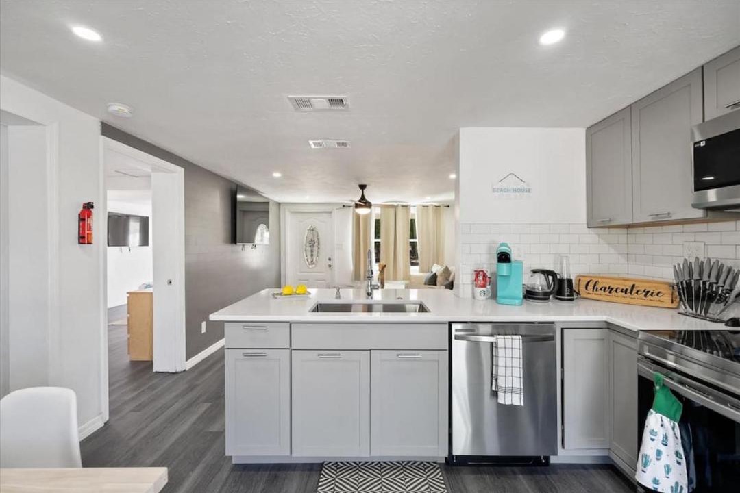 Photo of Kitchen in Gulf Gate Estates