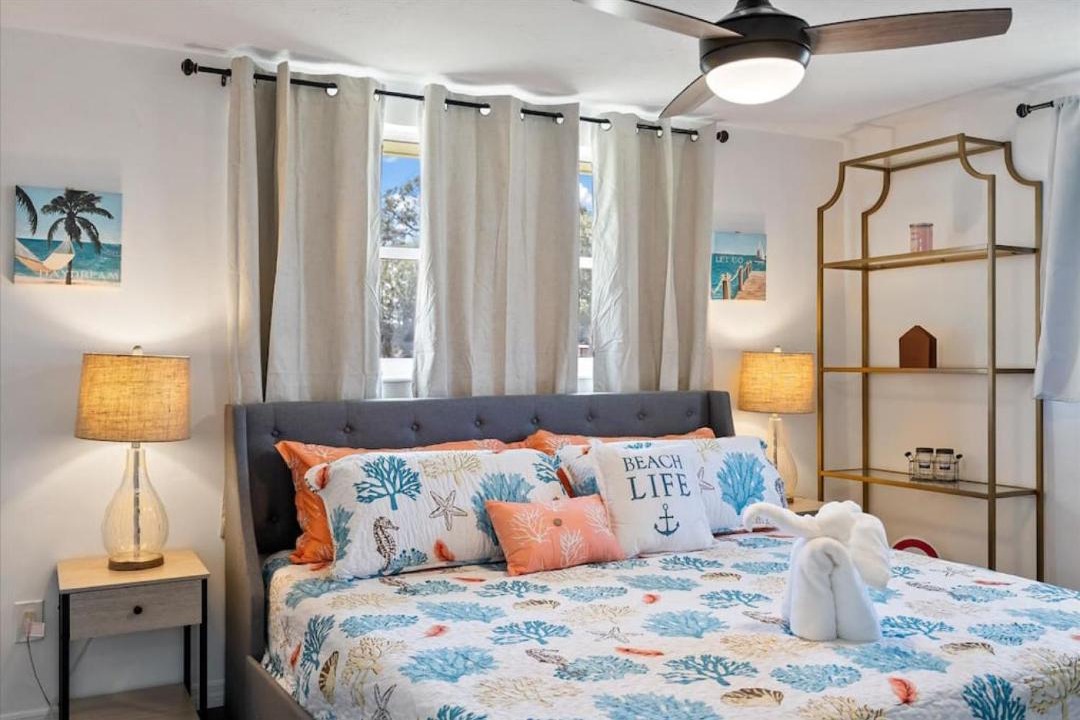 Photo of Bedroom in Gulf Gate Estates
