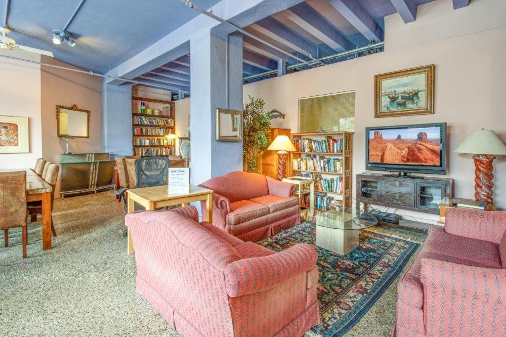 Photo of Livingroom in Bayshore