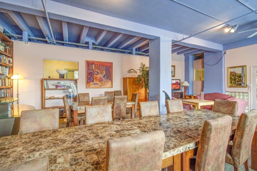 Photo of Livingroom in Bayshore