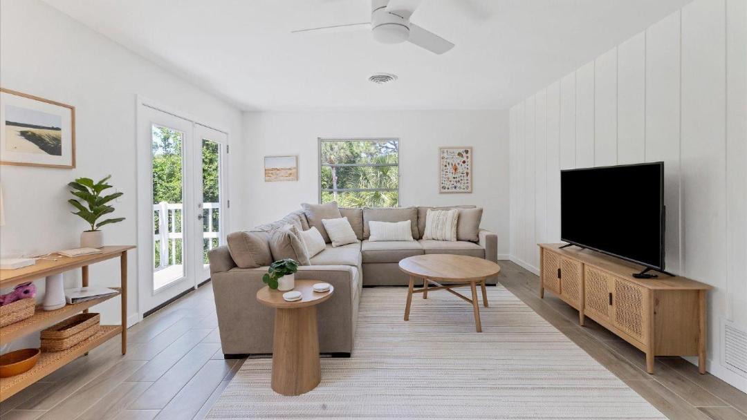 Photo of Livingroom in Englewood