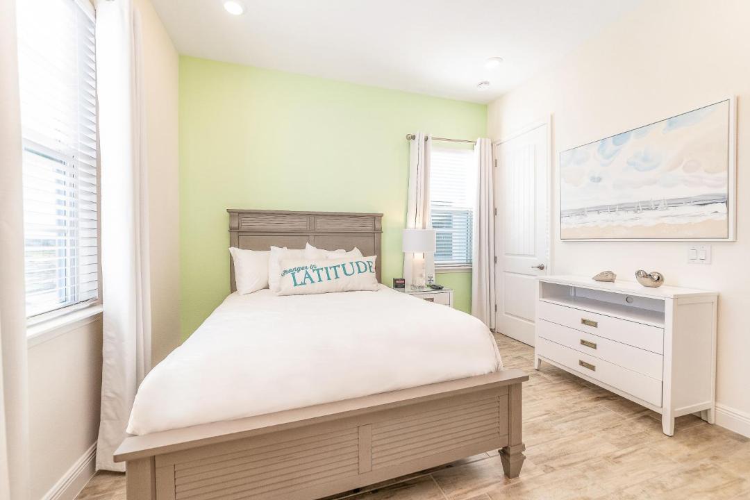 Photo of Bedroom in Bay Lake