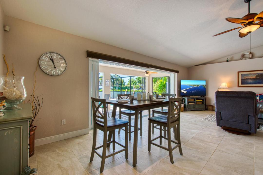 Photo of Livingroom in Caloosahatchee