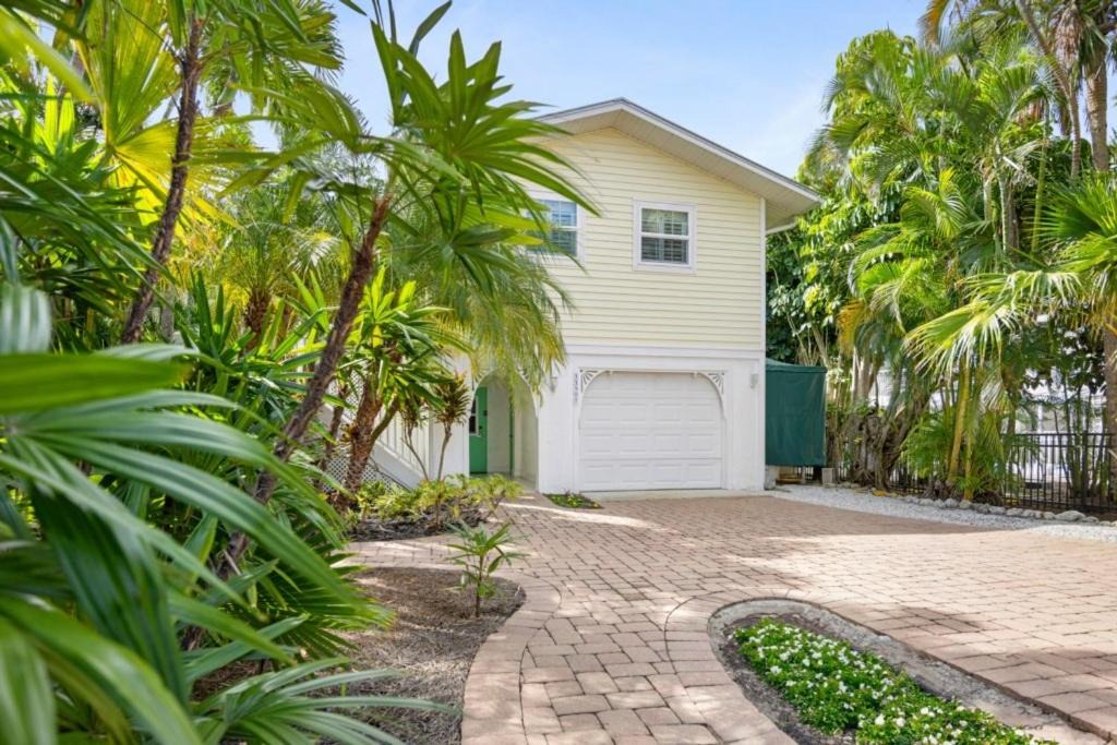 Photo of Others in Captiva
