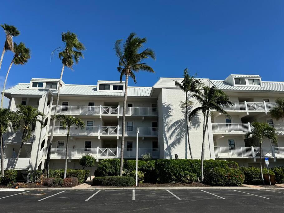 Photo of Buildings in Captiva