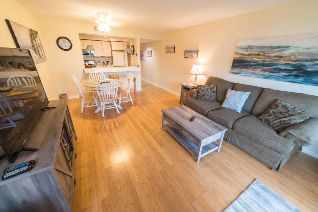 Photo of Livingroom in Oceanmarsh Subdivision