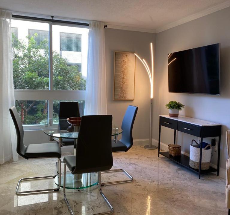 Photo of Livingroom in Coconut Grove