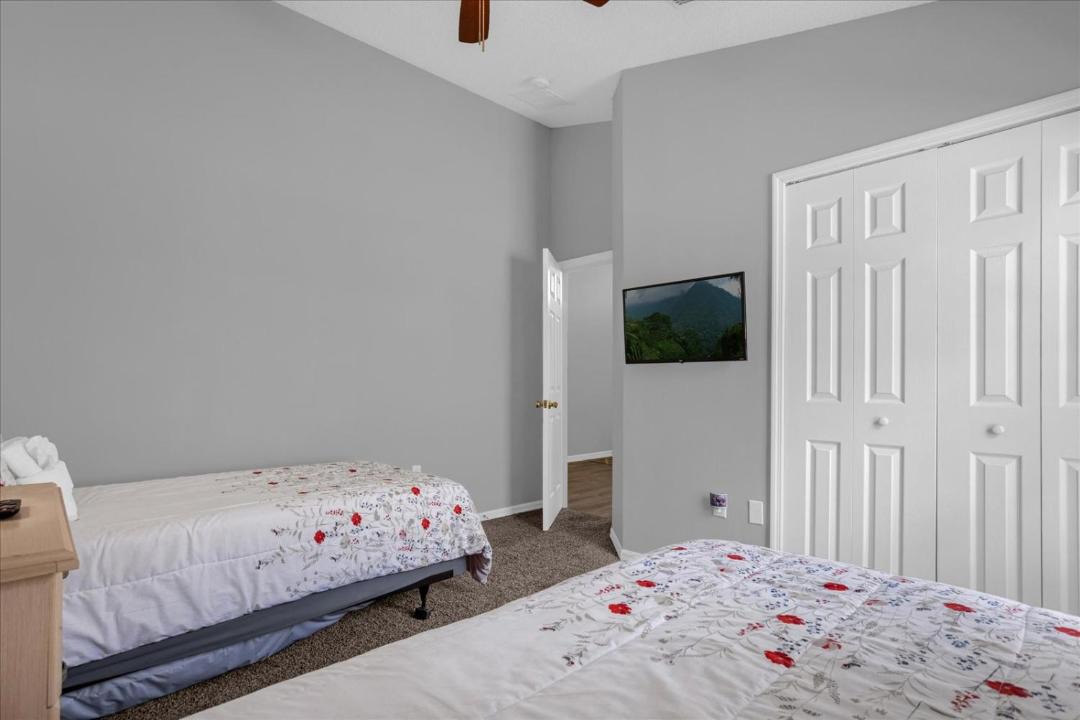Photo of Bedroom in Tivoli Manor