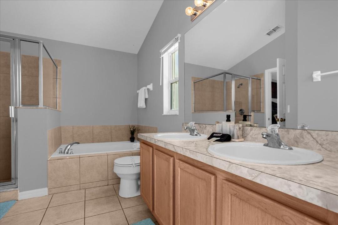 Photo of Bathroom in Tivoli Manor