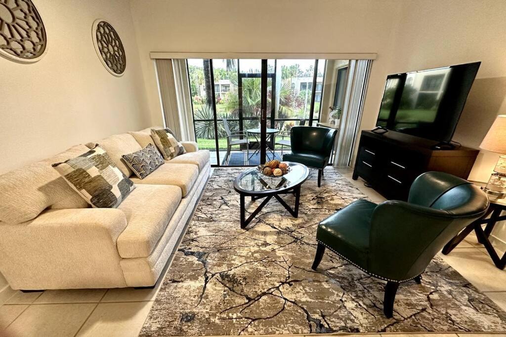 Photo of Livingroom in Central Naples