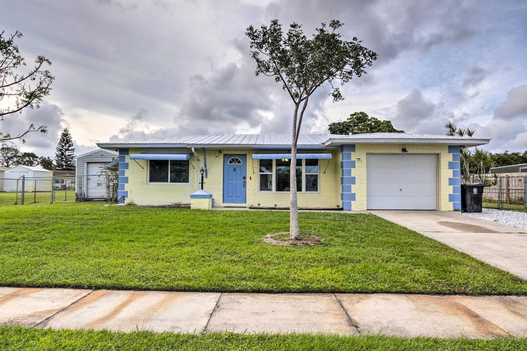 Photo of Buildings in Port Saint Lucie