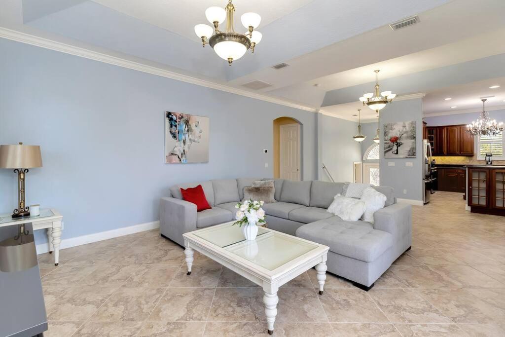 Photo of Livingroom in Englewood
