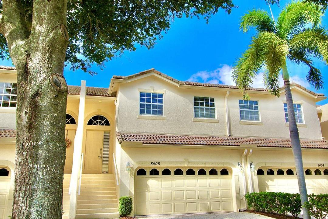 Photo of Buildings in Port Saint Lucie