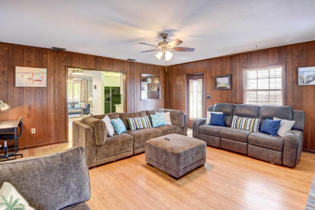 Photo of Livingroom in Trailer Estates