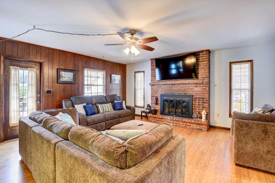 Photo of Livingroom in Trailer Estates