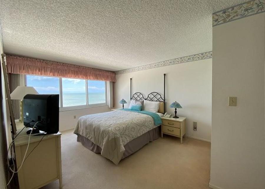 Photo of Bedroom in Mid Island