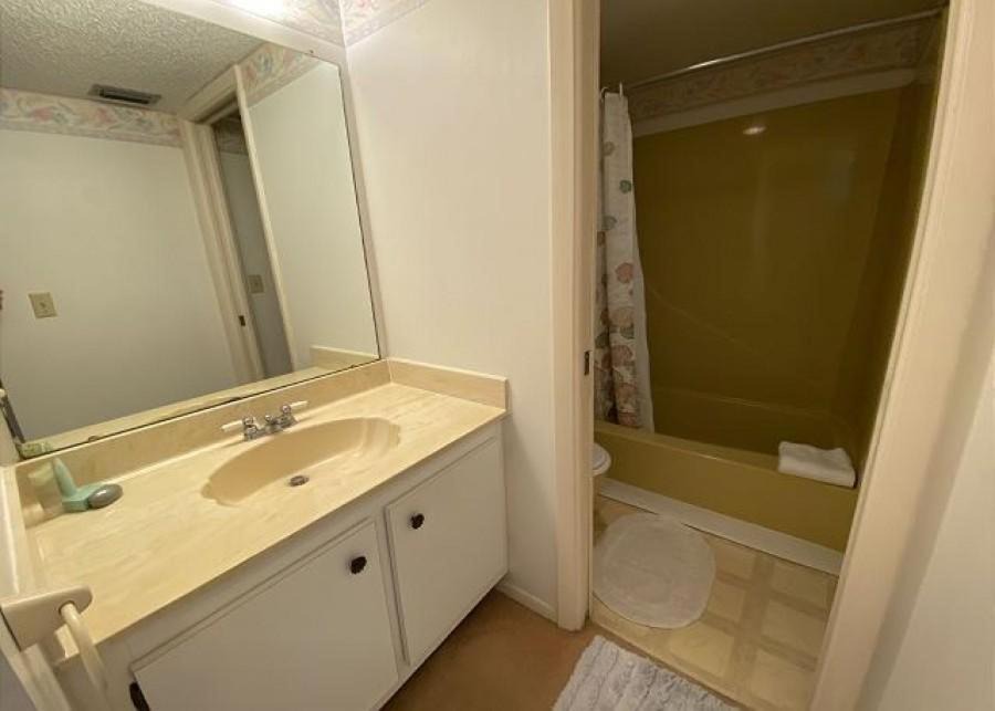 Photo of Bathroom in Mid Island