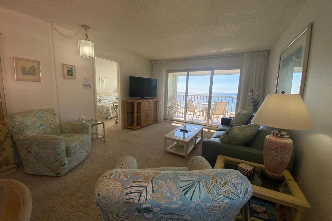 Photo of Livingroom in Mid Island