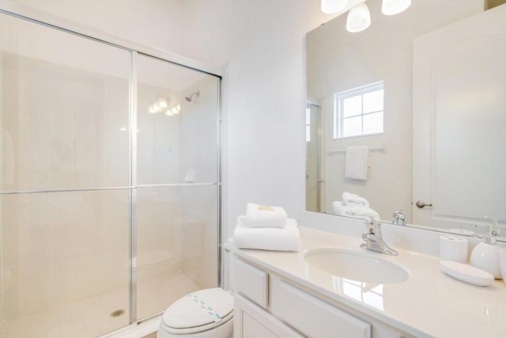 Photo of Bathroom in Bay Lake
