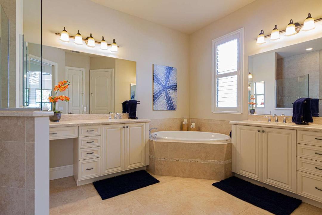 Photo of Bathroom in Central Naples