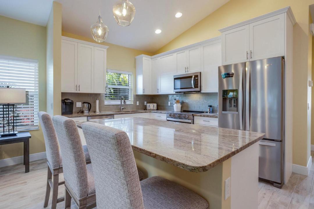Photo of Livingroom in Mid Island