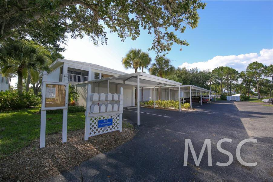 Photo of Buildings in Plantation