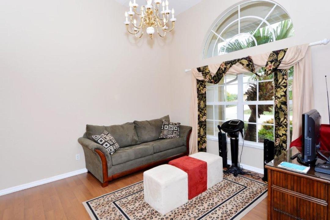 Photo of Livingroom in South Gulf Cove