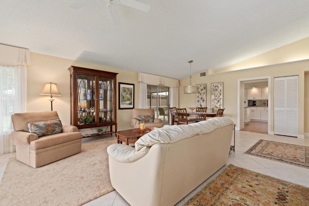 Photo of Livingroom in Plantation