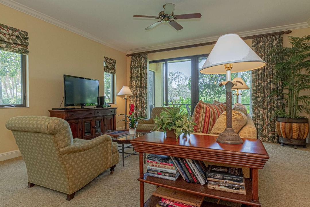 Photo of Livingroom in Royal Harbor