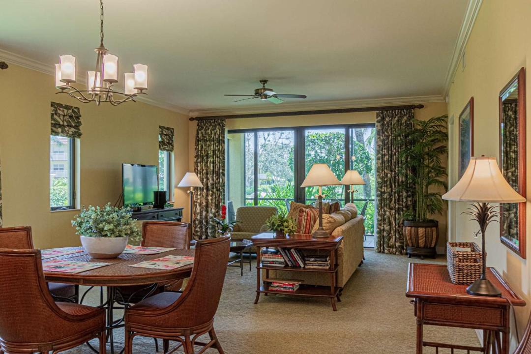 Photo of Livingroom in Royal Harbor