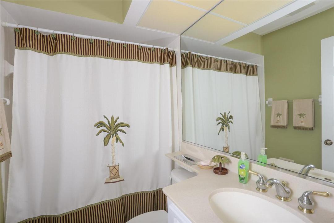 Photo of Bathroom in Plantation