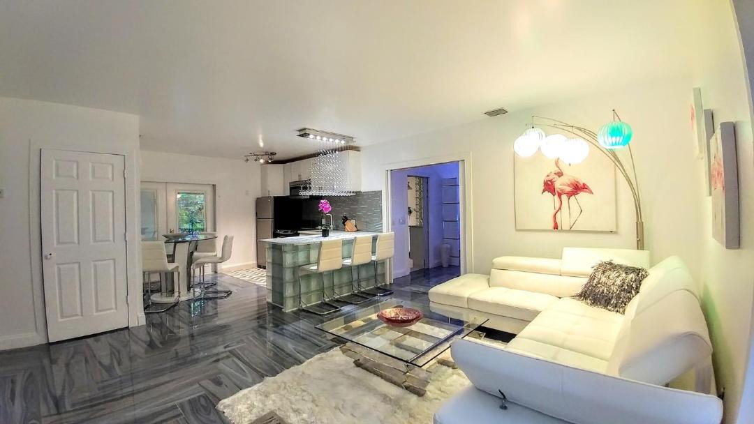 Photo of Livingroom in Oakes Estates