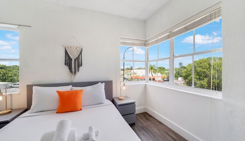 Superior Room, 1 Queen Bed, Kitchenette (Self check-in)