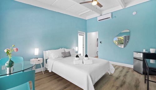 Deluxe Room, Balcony