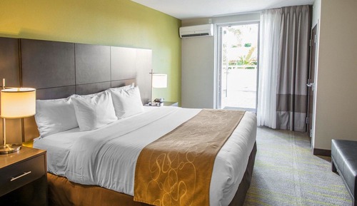 Suite, 1 King Bed, Accessible, Non Smoking