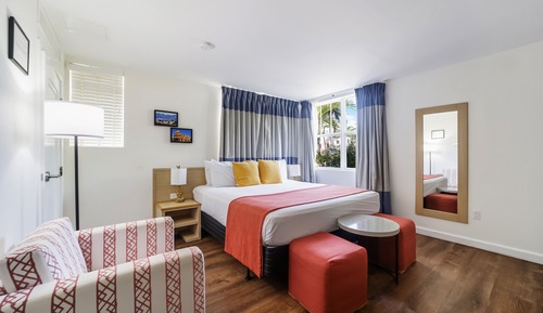 Deluxe Room, 1 King Bed, Private Bathroom (Self check-in)